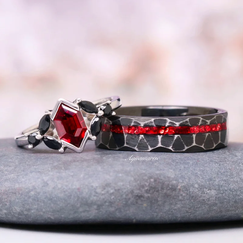 Dotted pattern ring-Red Dragon Garnet & Black Onyx Couples Ring